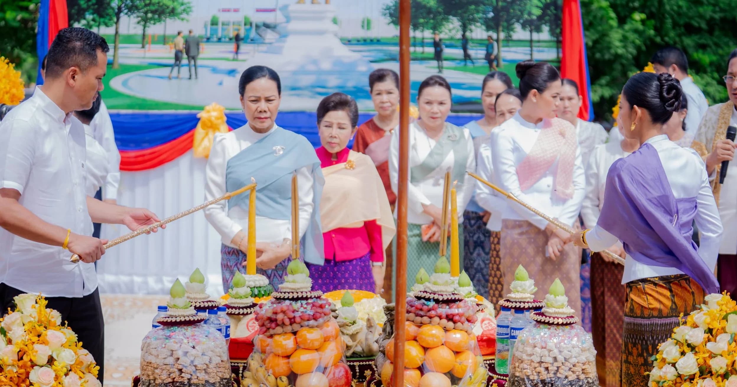 ក្រុងពាលី បួងសួង សុំសេចក្តីសុខ និងបញ្ចុះបឋមសិលា សាងសង់សួនច្បារសម្តេចក្រឡាហោម ស ខេង