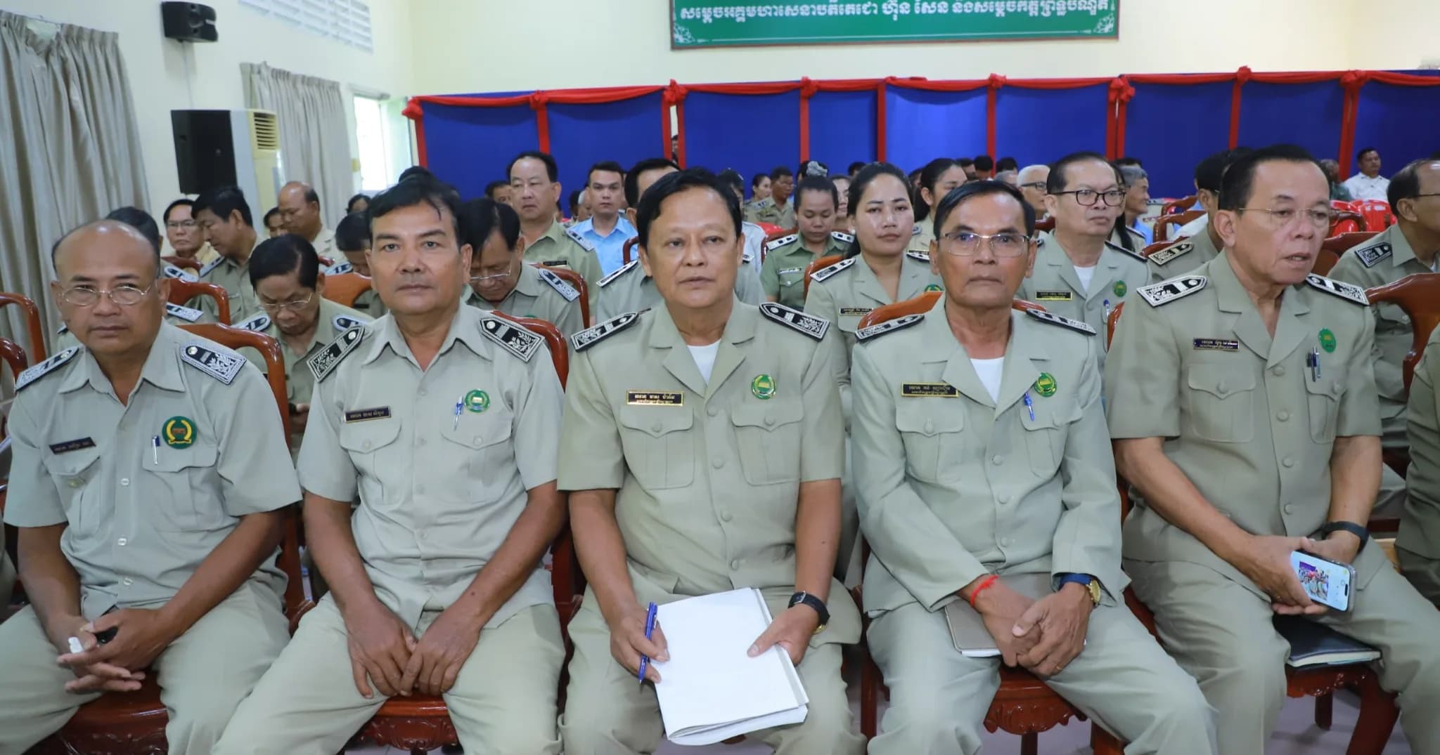 វគ្គបណ្តុះបណ្តាលតម្រង់ទិស “ការគ្រប់គ្រងរដ្ឋបាលក្រុង-ស្រុកតាមបែបវិមជ្ឈការ និងវិសហមជ្ឈការ”ជូនដល់ក្រុមប្រឹក្សាក្រុង-ស្រុកទាំង១៣