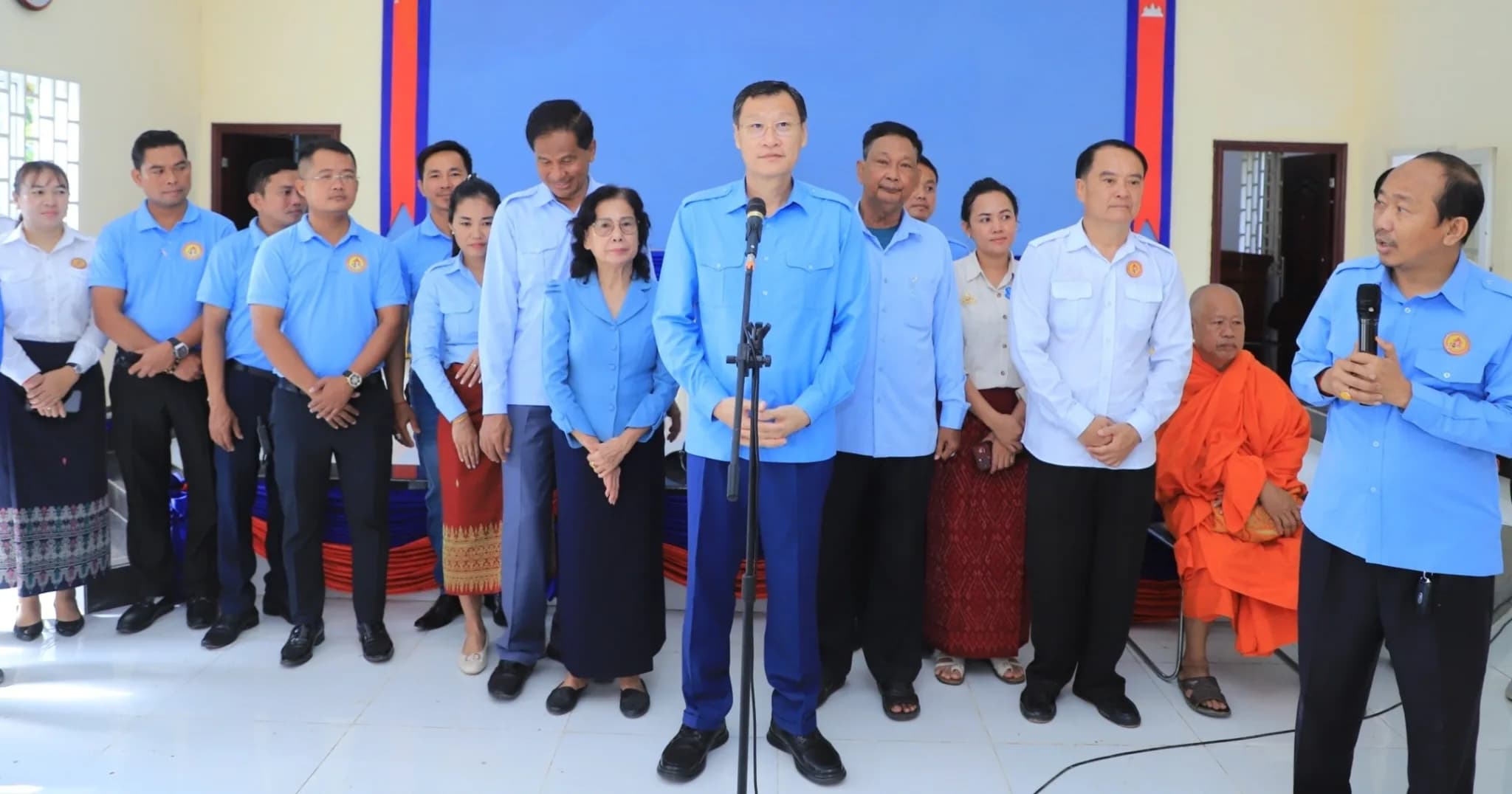 រដ្ឋបាលខេត្តកណ្ដាល ចុះសួរសុខទុក្ខ និងនាំយកអំណោយចែកជូនប្រជាពលរដ្ឋខ្វះខាត ចំនួន ៥០គ្រួសារ នៅសង្កាត់កោះអន្លង់ចិន