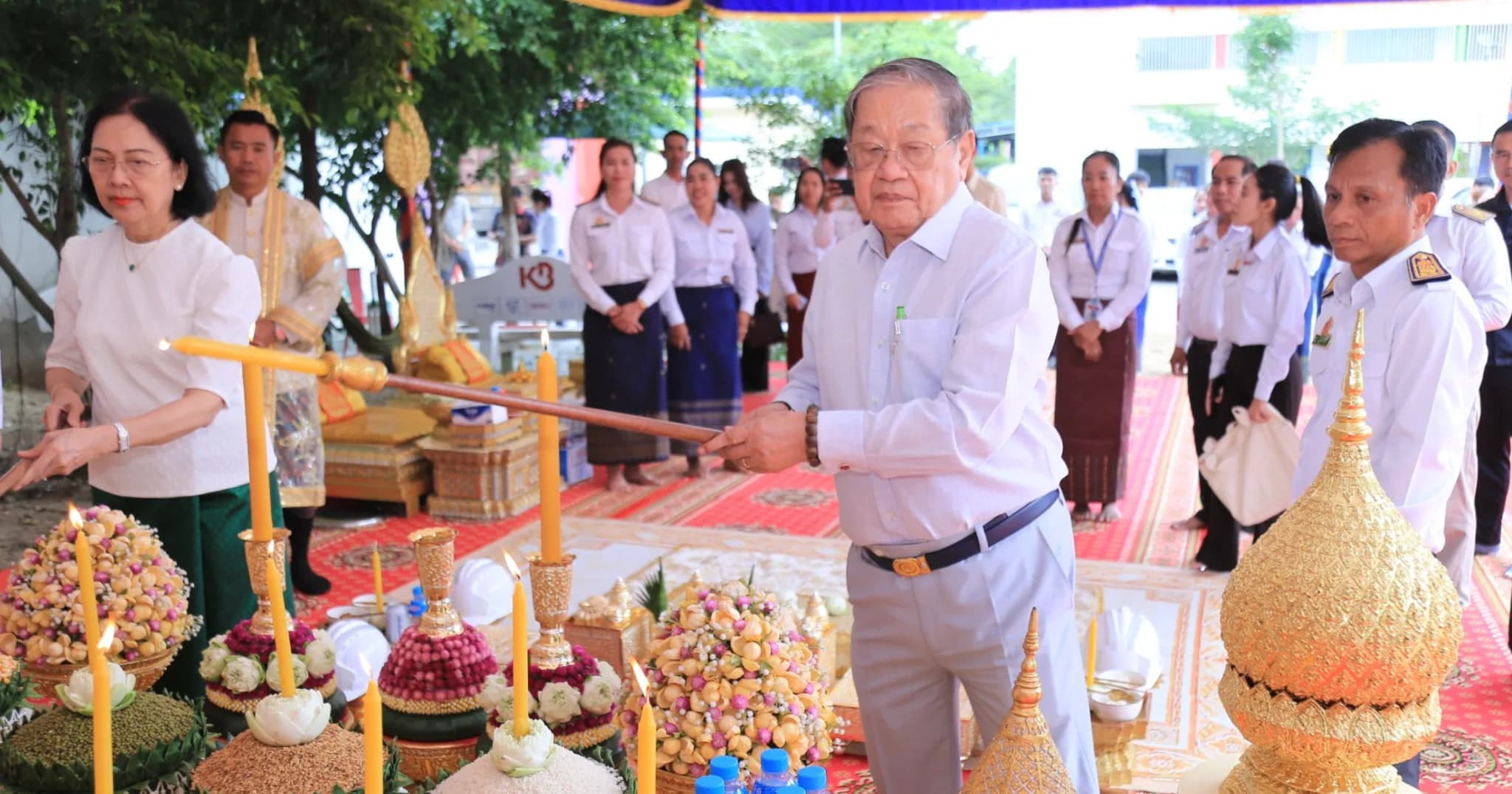 ឯកឧត្តម ខៀវ កាញារីទ្ធ និងលោកជំទាវ អញ្ជើញជាអធិបតីក្នុងពិធីក្រុងពាលីសាងសង់អគារទីចាត់ការថ្មី១ខ្នង នៅវិទ្យាល័យអប់រំពិសេសក្រុងតាខ្មៅ