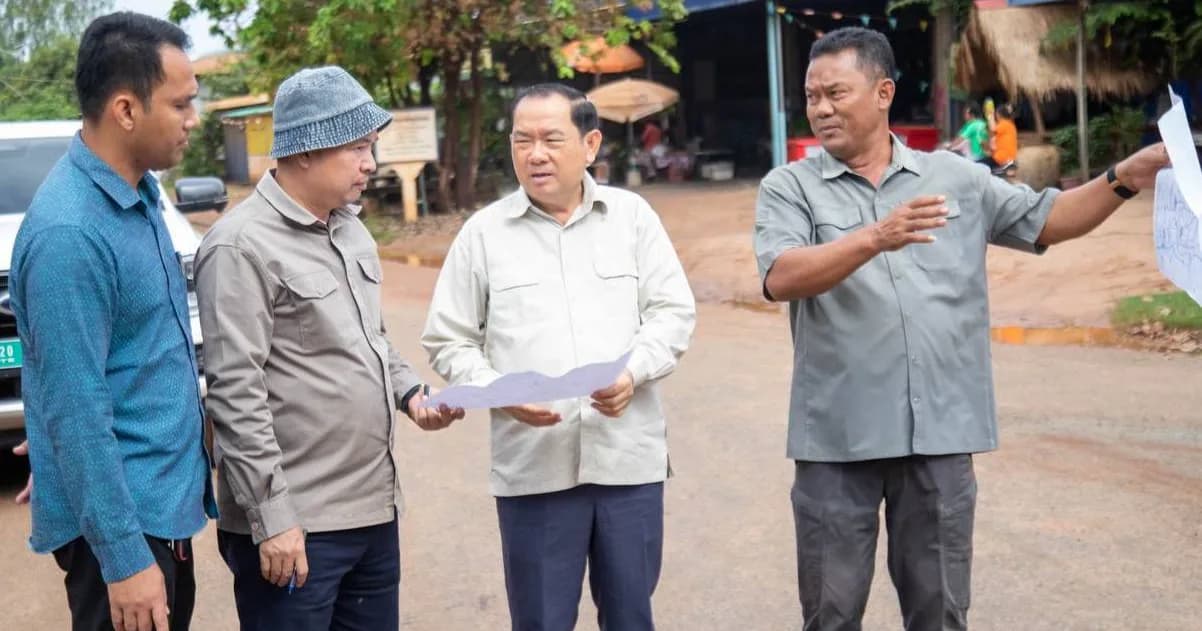 ឯកឧត្តម ឈឹម សៅគី អញ្ជើញដឹកនាំគណៈកម្មការអន្តរក្រសួង ចុះត្រួតពិនិត្យ និងវាយតម្លៃដំណាក់កាលទី១ លើការថែទាំជាប្រចាំផ្លូវចំនួន ១៥ខ្សែ ប្រវែងសរុប ១១២ ៨៦០ម៉ែត្រ នៅខេត្តកំពង់ឆ្នាំង
