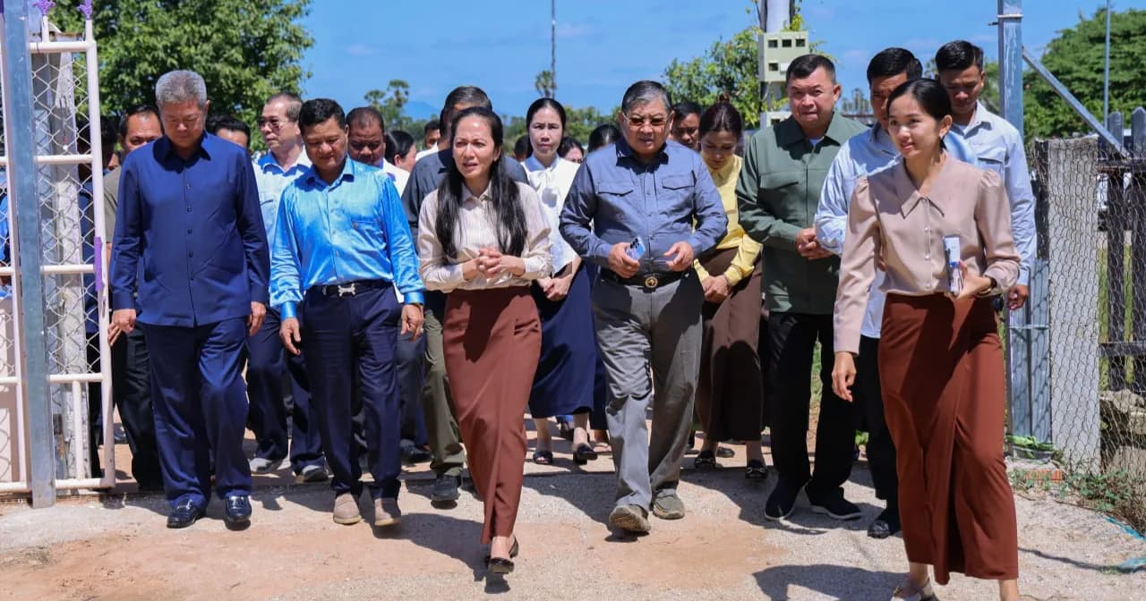 លោកជំទាវបណ្ឌិត ពេជ ចន្ទមុន្នី ហ៊ុនម៉ាណែត អញ្ជើញមកដោយផ្ទាល់ដើម្បី ប្រគល់ផ្ទះថ្មី ចំនួន ៣ខ្នង ជូនក្រុមគ្រួសាររបស់វីរកងទ័ពពលី រស់នៅក្នុងទឹកដីខេត្តកណ្តាល